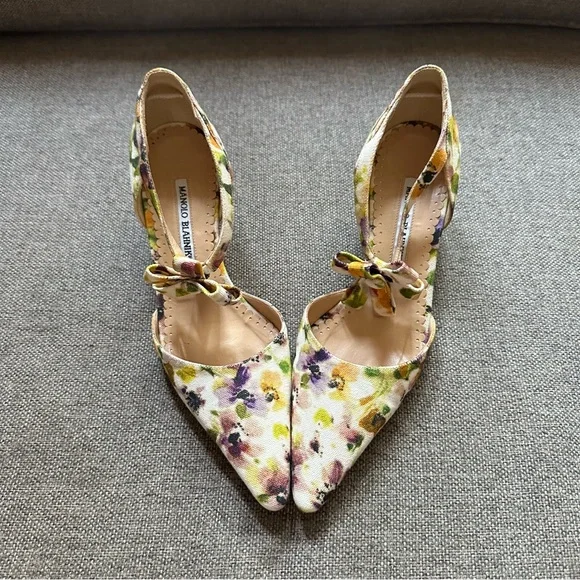 Manolo Blahnik floral print heels